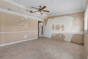 10925 N Florence Ave, Tampa, FL 33612 - Photo 8