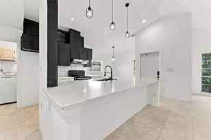 774 91st Ave N, Saint Petersburg, FL 33702 - Photo 8