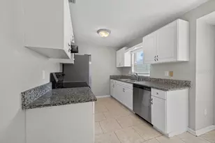 1219 Mohrlake Dr, Brandon, FL 33511 - Photo 12