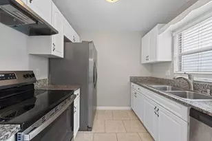 1219 Mohrlake Dr, Brandon, FL 33511 - Photo 18