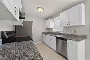 1219 Mohrlake Dr, Brandon, FL 33511 - Photo 14