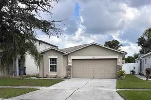 7834 Carriage Pointe Dr, Gibsonton, FL 33534 - Photo 1