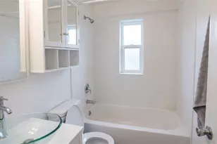 2930 29th St N, Saint Petersburg, FL 33713 - Photo 12