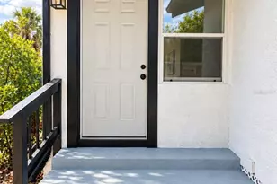1843 Quincy St S, Saint Petersburg, FL 33711 - Photo 4