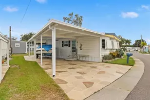 70 Schooner Dr, Palm Harbor, FL 34683 - Photo 2