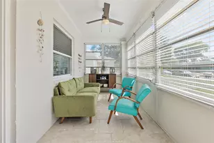 918 27th St N, Saint Petersburg, FL 33713 - Photo 4
