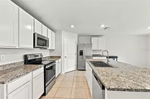 7980 Broad Pointe Dr, Zephyrhills, FL 33540 - Photo 10