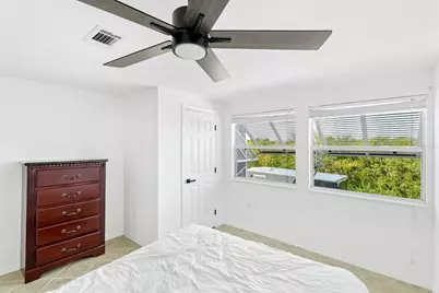 707 40th Street W, Palmetto, FL 34221 - Photo 8