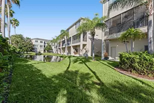 1146 Venetian Harbor Dr NE, Saint Petersburg, FL 33702 - Photo 2