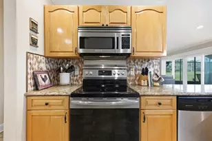 17501 Lakeshore Rd, Lutz, FL 33558 - Photo 14