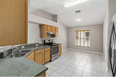 1123 Lumsden Pointe Boulevard, Valrico, FL 33594 - Photo 8