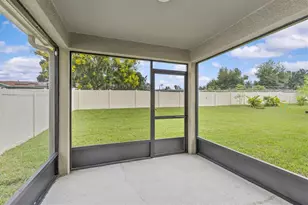 9972 Mesic Woods Ave, Seffner, FL 33584 - Photo 8