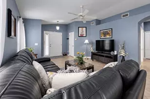 7746 Carriage Pointe Dr, Gibsonton, FL 33534 - Photo 6