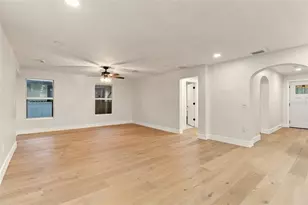1110 12th St N, Saint Petersburg, FL 33705 - Photo 8