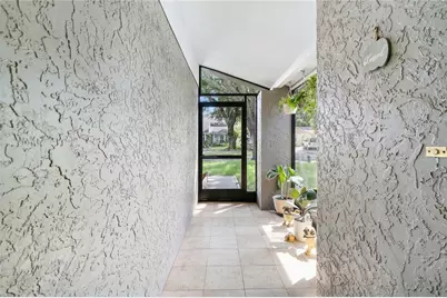 3105 Sandspur Drive, Tampa, FL 33618 - Photo 4