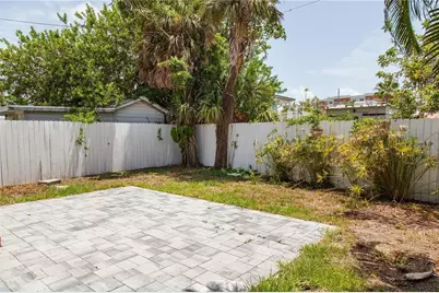 13148 3rd Street E, Madeira Beach, FL 33708 - Photo 20
