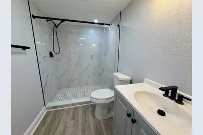 301 80th Avenue NE, Saint Petersburg, FL 33702 - Photo 18