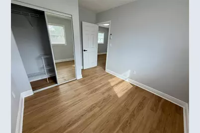 301 80th Avenue NE, Saint Petersburg, FL 33702 - Photo 8