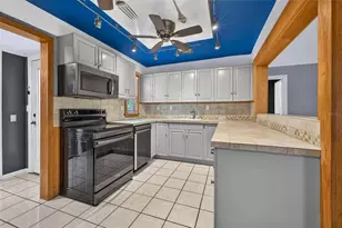 3201 11th Ave N, Saint Petersburg, FL 33713 - Photo 8