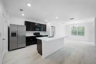 605 Blue Point Dr, Ruskin, FL 33570 - Photo 6