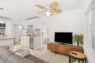 3025 56th St S, Saint Petersburg, FL 33707 - Photo 10