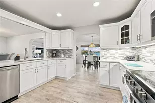 11975 7th St E, Treasure Island, FL 33706 - Photo 28