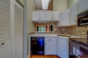 3135 Charter Club Dr, Tarpon Springs, FL 34688 - Photo 16