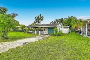 10862 102nd Ave, Seminole, FL 33778 - Photo 4