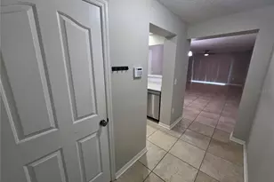 8110 Silent Creek Dr, Tampa, FL 33615 - Photo 2