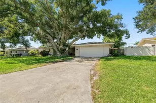 1356 Woodcrest Ave, Clearwater, FL 33756 - Photo 4