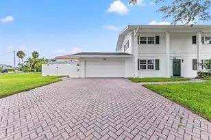 4000 14th Way NE, Saint Petersburg, FL 33703 - Photo 4