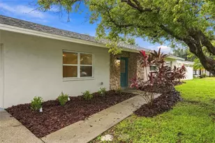3205 Dunbar Dr, Sarasota, FL 34232 - Photo 2