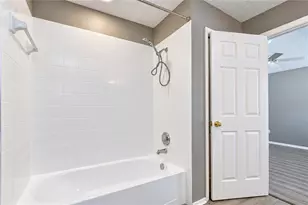 8736 Morrison Oaks Ct, Temple Terrace, FL 33637 - Photo 30