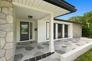 330 Patica Rd NE, Saint Petersburg, FL 33702 - Photo 6