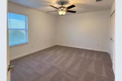 6304 Beverly Hills Drive, Zephyrhills, FL 33541 - Photo 10