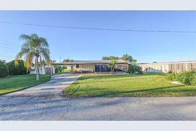 36513 Lakewood Drive, Zephyrhills, FL 33542 - Photo 2