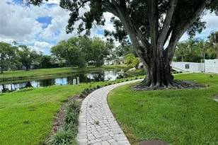 3020 Ringwood Meadow, Sarasota, FL 34235 - Photo 2