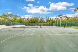 868 Glades Ct NE, Saint Petersburg, FL 33702 - Photo 52
