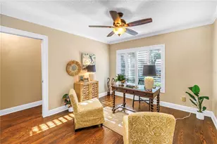 868 Glades Ct NE, Saint Petersburg, FL 33702 - Photo 34