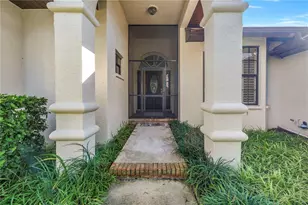 1186 Gasparilla Dr NE, Saint Petersburg, FL 33702 - Photo 2