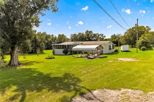 8425 Heather Dr, Zephyrhills, FL 33540 - Photo 2