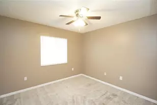 3106 Pine Top Dr, Valrico, FL 33594 - Photo 10