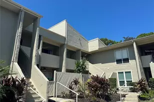 514 Windrush Bay Dr, Tarpon Springs, FL 34689 - Photo 2