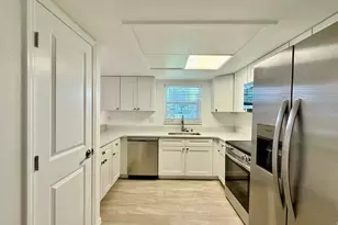 8801 Bay Pointe Dr, Tampa, FL 33615 - Photo 6