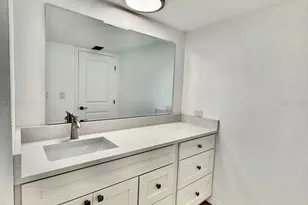 8801 Bay Pointe Dr, Tampa, FL 33615 - Photo 20