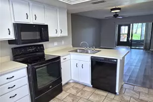 305 Meadow Ln, Oldsmar, FL 34677 - Photo 12