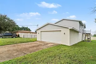 6306 Florida Cir E, Apollo Beach, FL 33572 - Photo 2