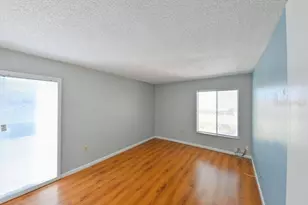 3853 S Lake Dr, Tampa, FL 33614 - Photo 6