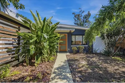 664 60th Street S, Saint Petersburg, FL 33707 - Photo 2