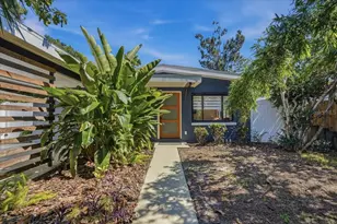 664 60th St S, Saint Petersburg, FL 33707 - Photo 2